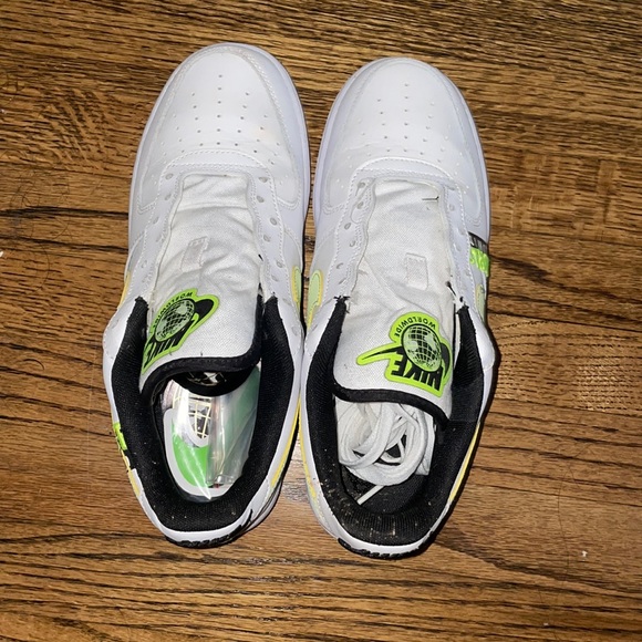 Nike Air Force 1 - Picture 1 of 3